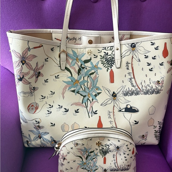 TORY BURCH KERRINGTON TOTE: POETRY OF THINGS